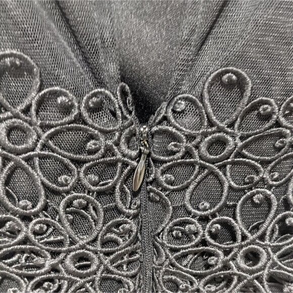 Js Collections | Tiered Lace Cocktail Dress - Picture 5 of 9